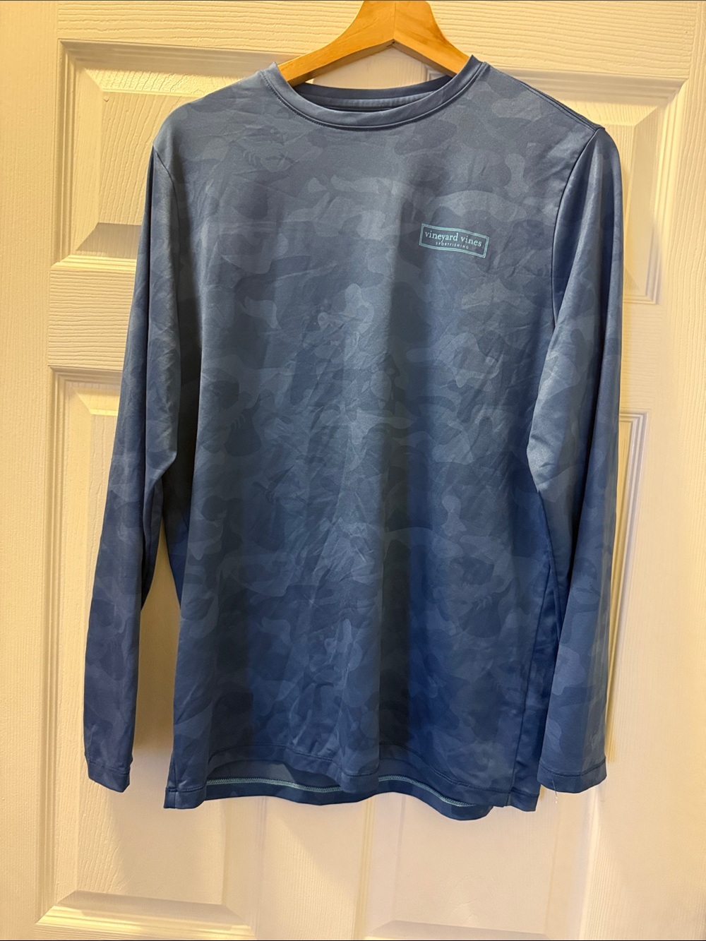 Vineyard Vines Performance Blue Camo Long Sleeve  Top Youth XL